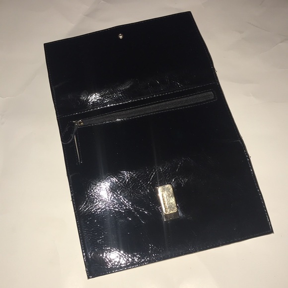 Liz Claiborne Black Patent Leather Trifold Wallet - Picture 4 of 9